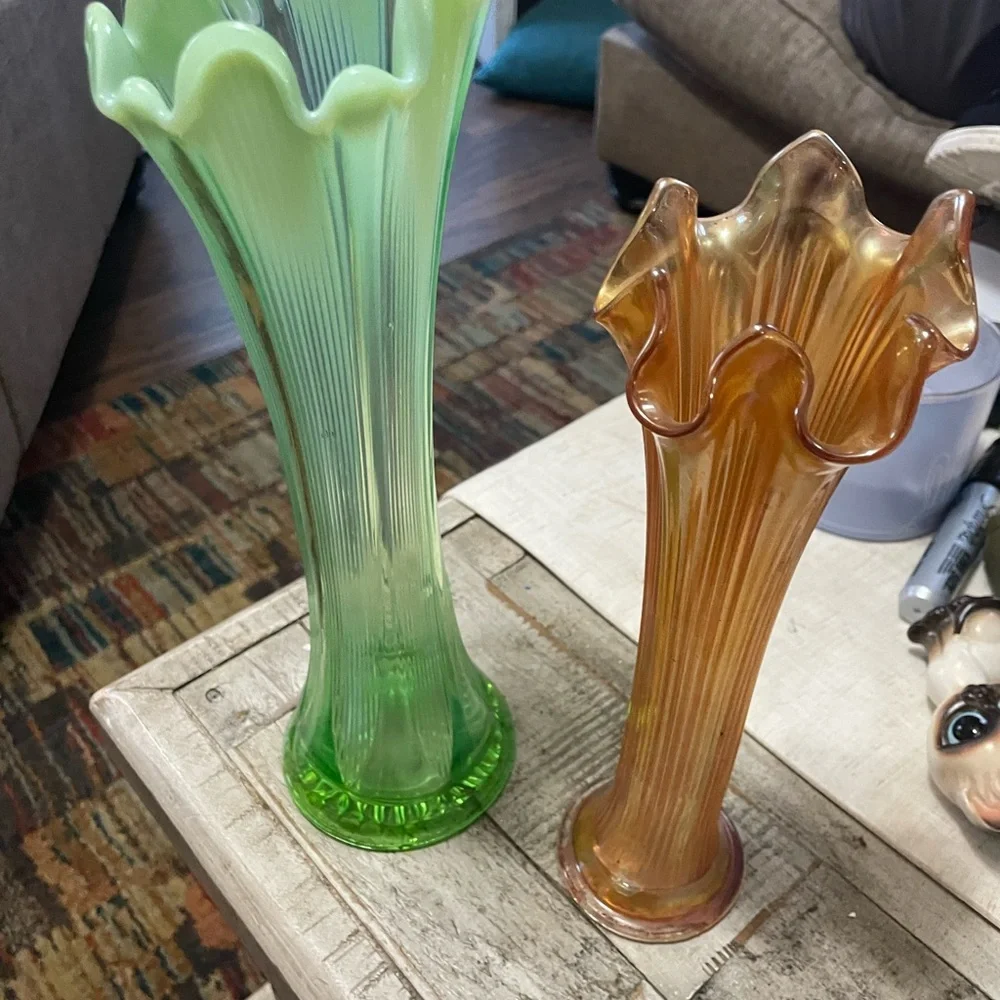 Elegant Green and Amber Glass Vase Set - Picture 2 of 3